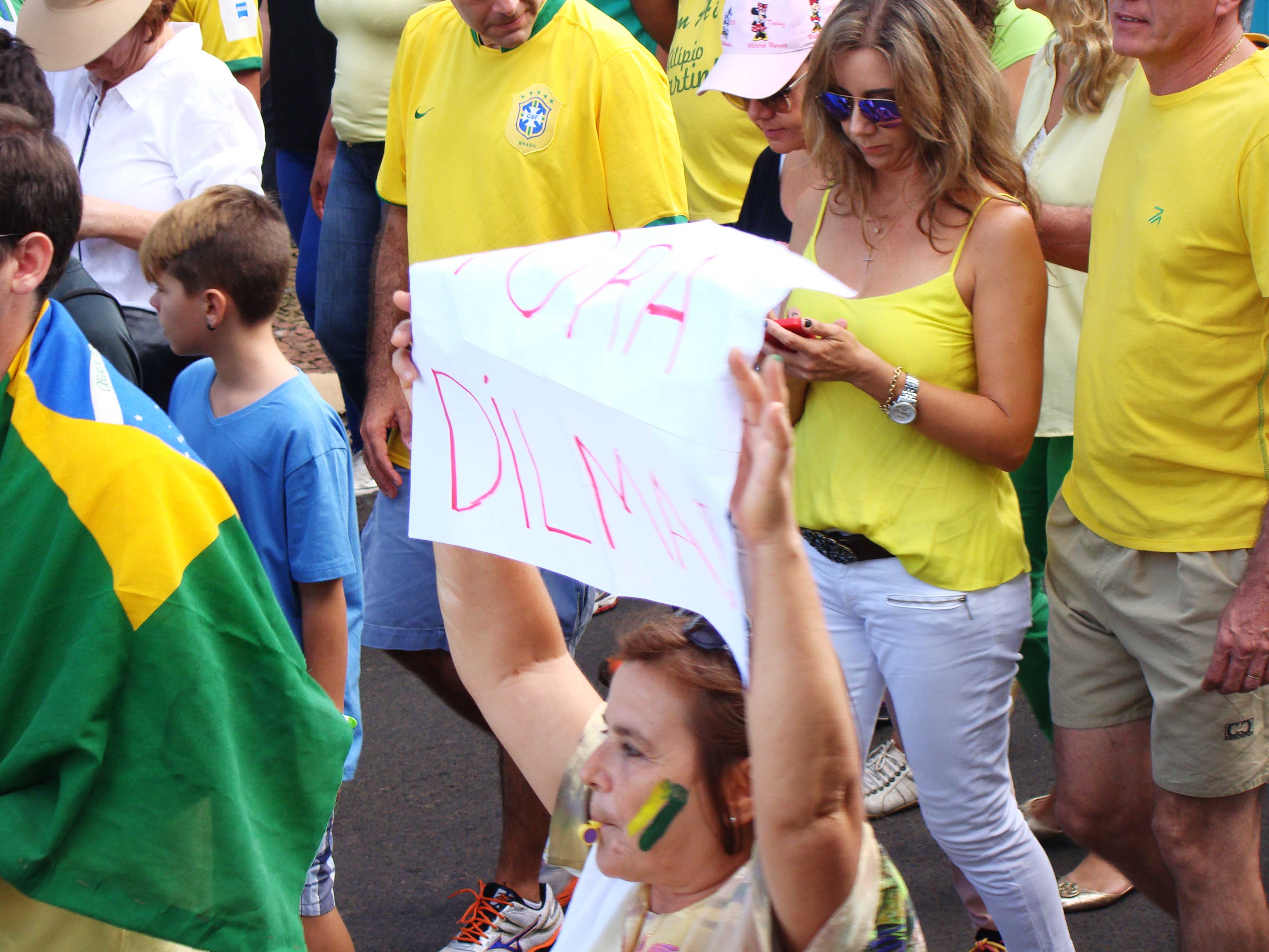 Marilienses vão às ruas em protesto contra a corrupção Marília Notícia