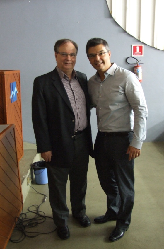 -Diretor Geral da Famema, Dr. Paulo Roberto Michelone com o Superintendente da Autarquia HC Famema, Dr. Gustavo Viani Arruda