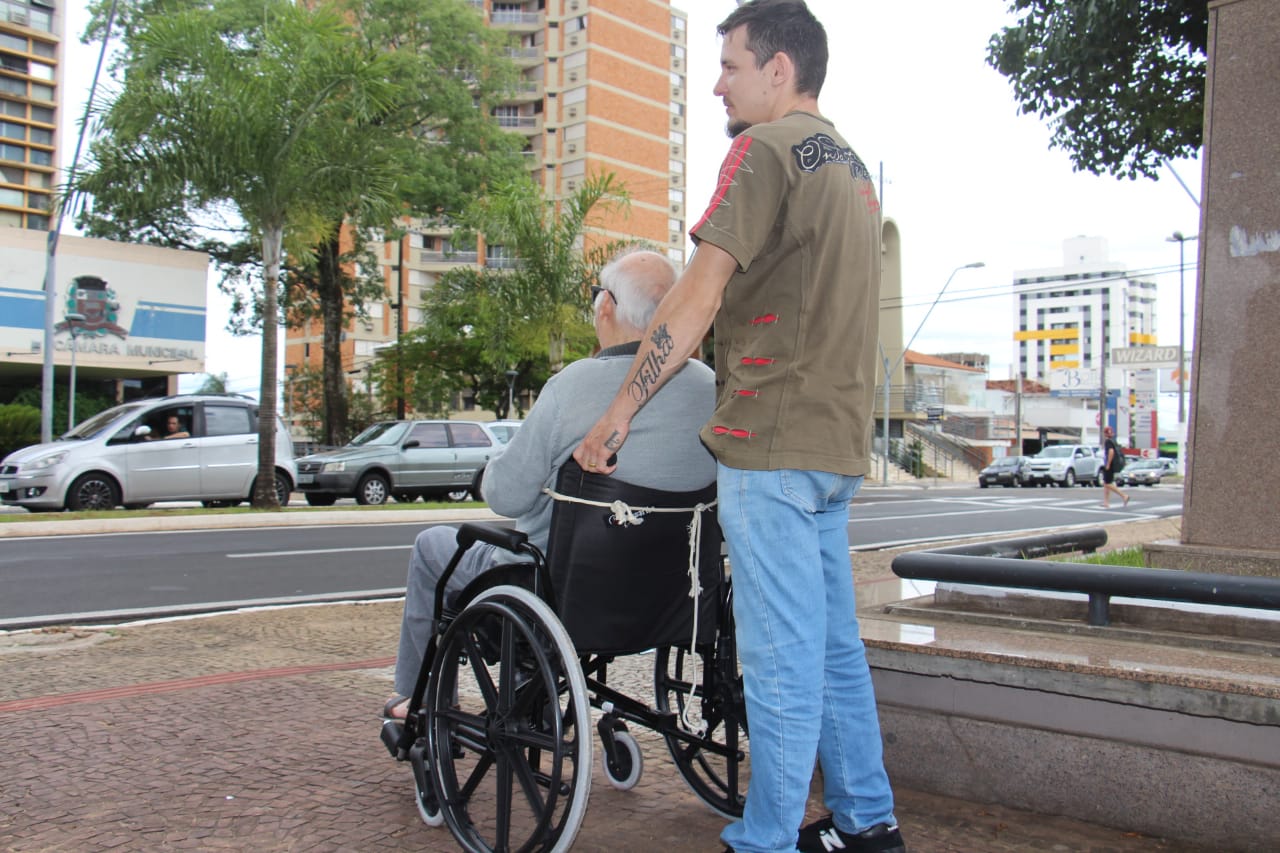 Acessibilidade é desafio para deficientes e idosos em Marília Marília