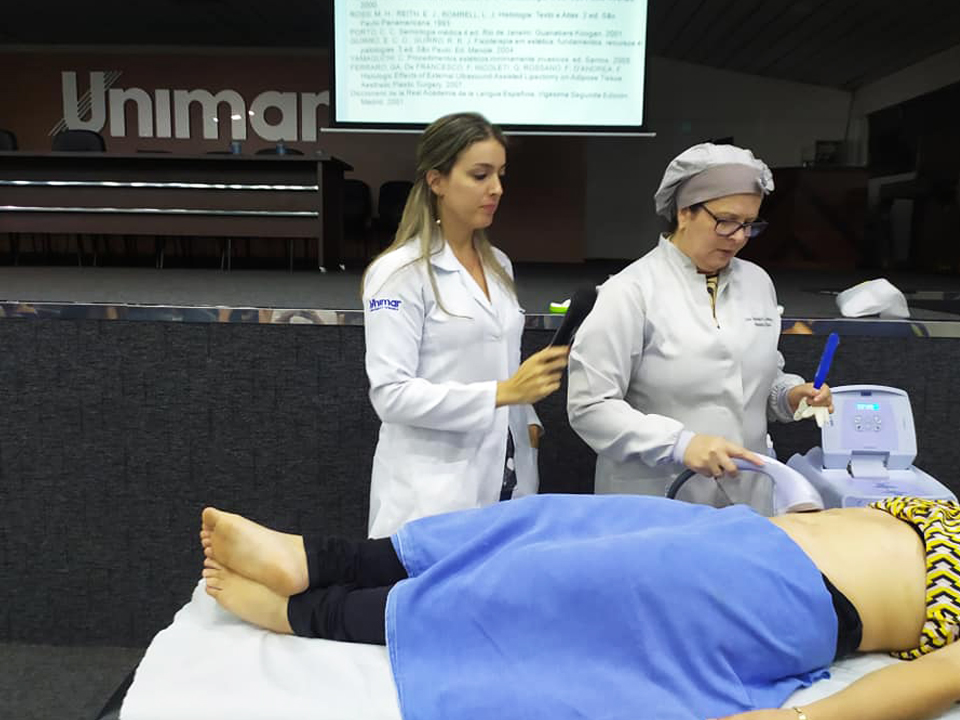 Acadêmicos e egressos comemoram o Dia do Biomédico na Unimar Marília