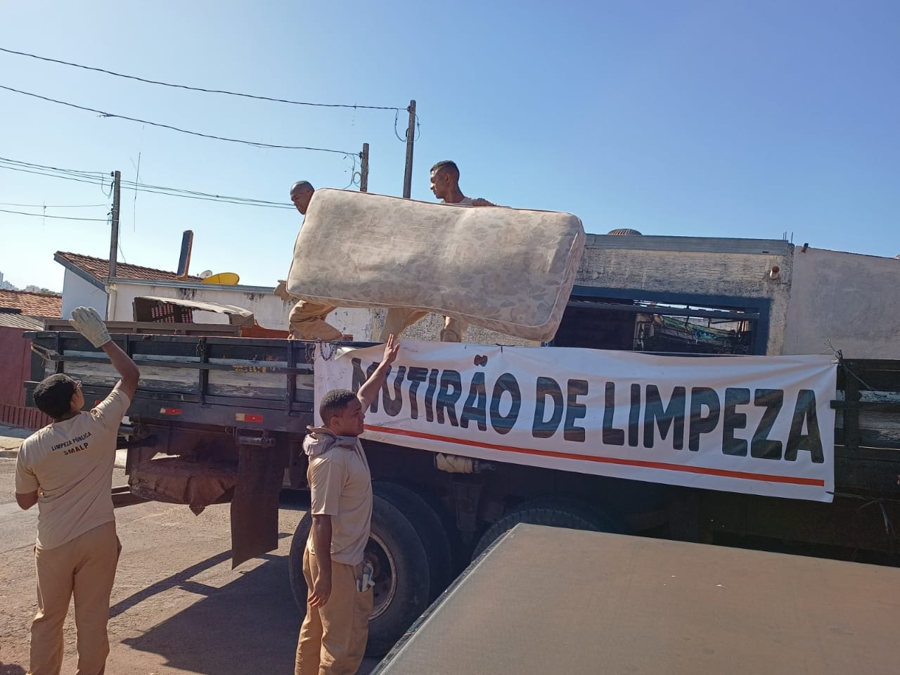 Mutir O Retira Toneladas De Lixo Da Zona Sul Mar Lia Not Cia