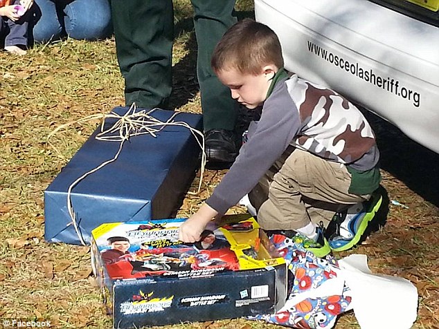 Facebook garante festa inesquecível para garotinho autista