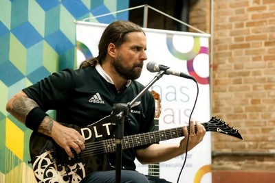 Guitarrista do Sepultura coordena workshop gratuito em Marília