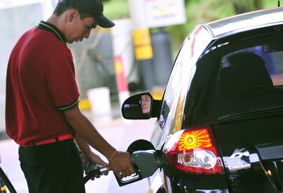 Aumentos na gasolina e no diesel deixam motoristas indignados
