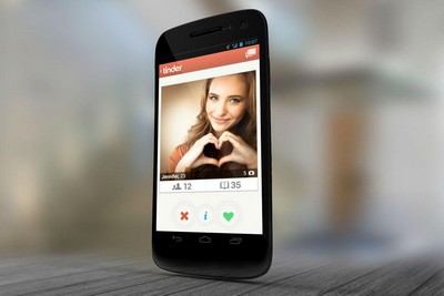 Vovô vira ‘jovem’ no Tinder e se encontra com mulheres