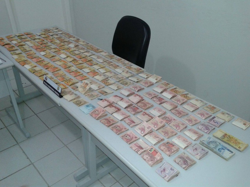 Força Tática apreende R$ 18 mil com chefe do tráfico