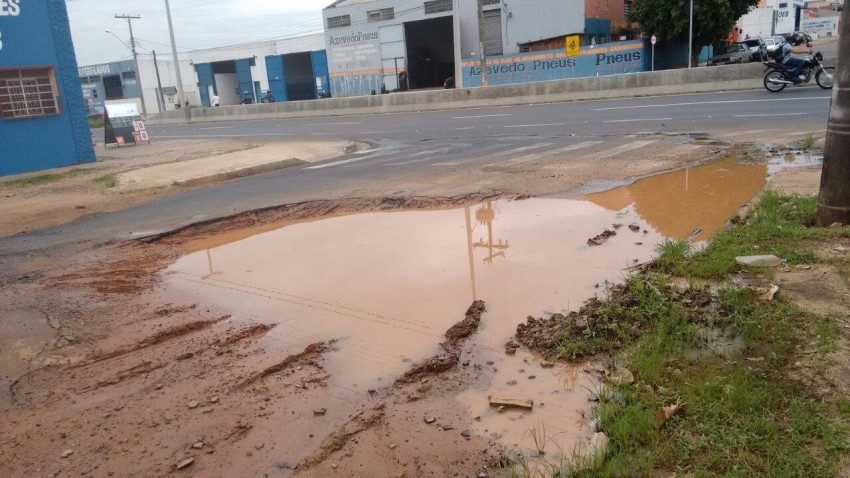 Moradores reclamam de ruas intransitáveis na cidade