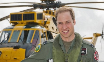 Príncipe William começa a trabalhar como piloto de ambulância