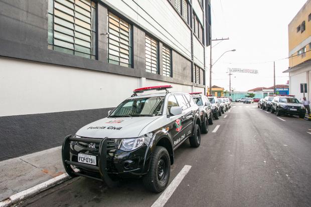 Vendedor tem carro furtado por ‘amigo’ na zona norte