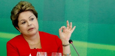 Dilma reaparece e pede trégua: “Vamos brigar depois”