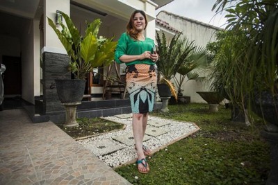 Casa é colocada à venda com esposa incluída