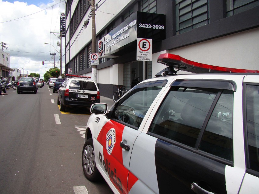 Bandido armado rouba R$ 2,5 mil de supermercado em Marília