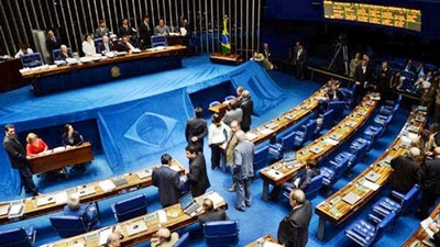 Senado aprova fim das coligações partidárias