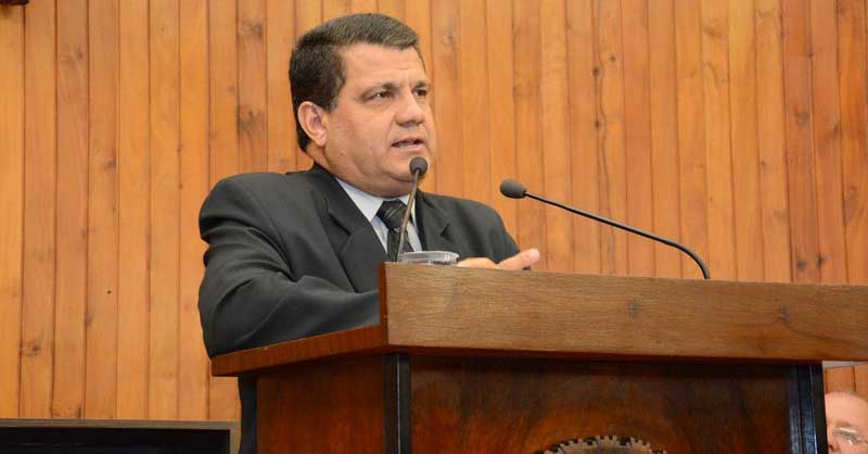 José Menezes é condenado por uso de diploma falso