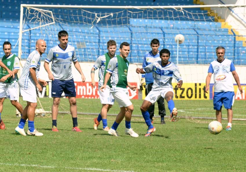 MAC viaja com apenas 12 jogadores para jogo final