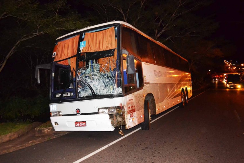 Ônibus que saiu de Marília sofre acidente na região