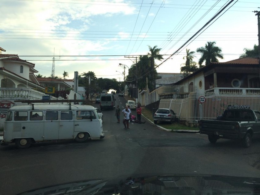 Acidente deixa homem ferido na zona oeste