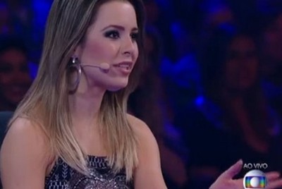 Sem jeito, Sandy vira atração cômica no “SuperStar”