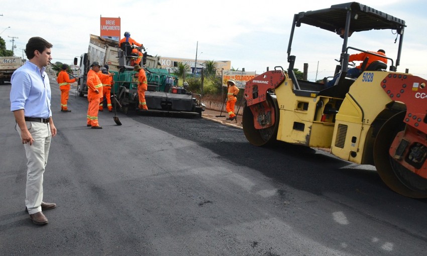 Avenida Maria Fernandes Cavallari recebe recapeamento