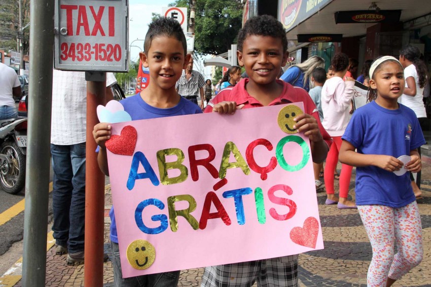 Projeto estimula afetividade entre as pessoas