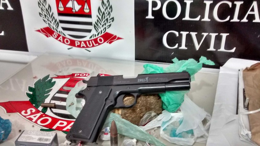 Polícia Civil prende jovem com maconha em Marília