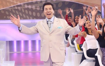 Silvio Santos surpreende e parabeniza a Globo