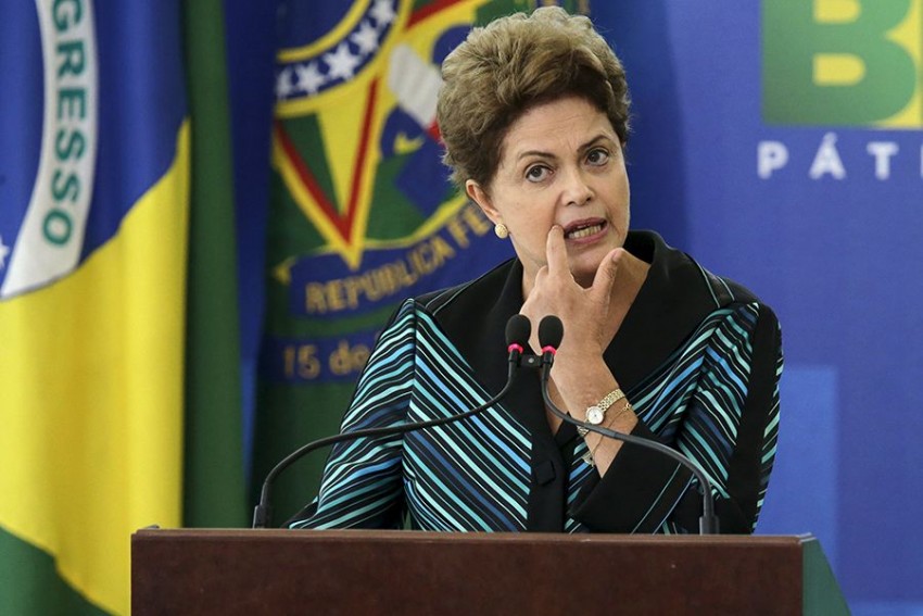 Dilma Rousseff sanciona orçamento do país em 2015