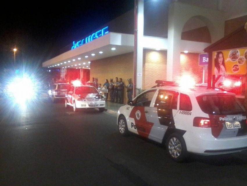 Tiro assusta clientes de supermercado em Marília