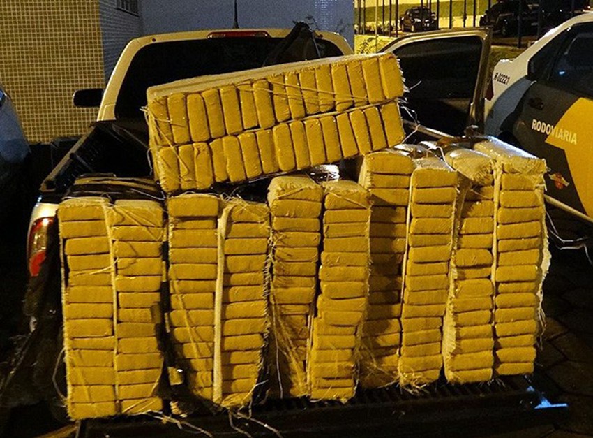 Marilienses são presos com mais de 203 kg de maconha