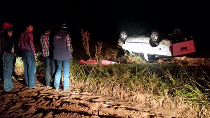 Adolescente morre após capotar veículo na região