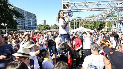 Secretário de Educação pede demissão após protesto