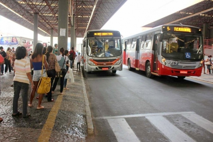 Empresa de ônibus ameaça paralisar as atividades