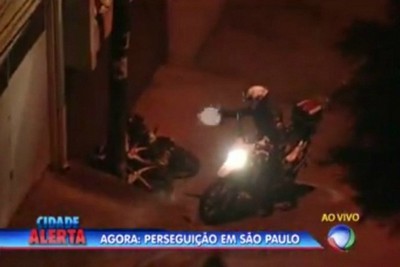 Band e Record mostram policial atirando em suspeitos