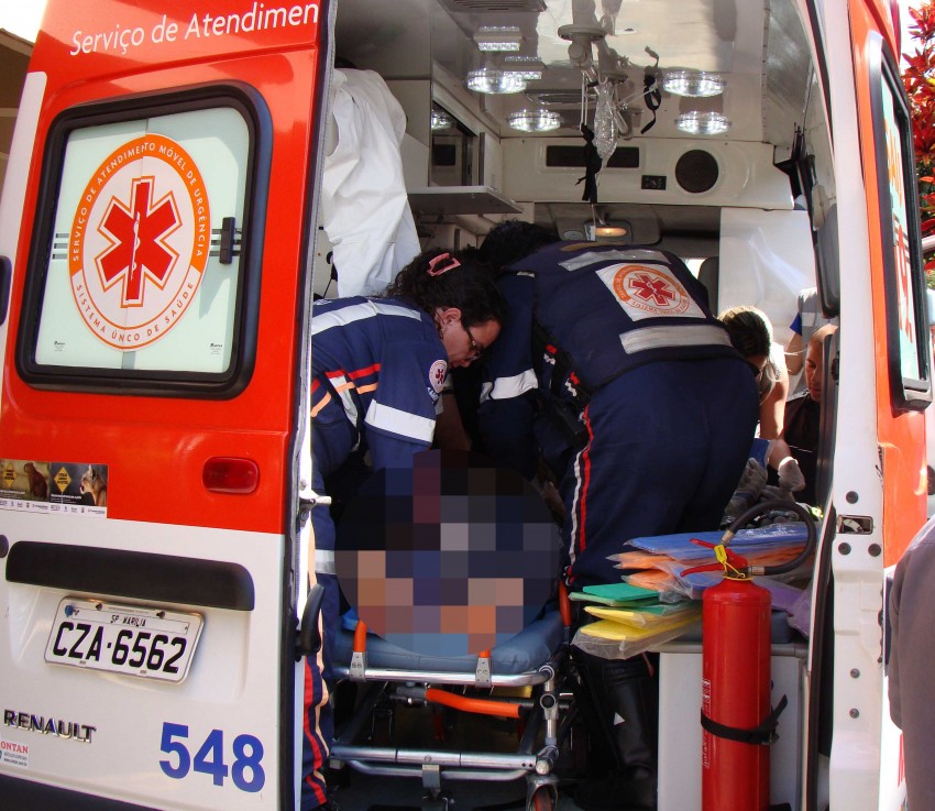 Motociclista é atingido por caminhão no centro de Marília