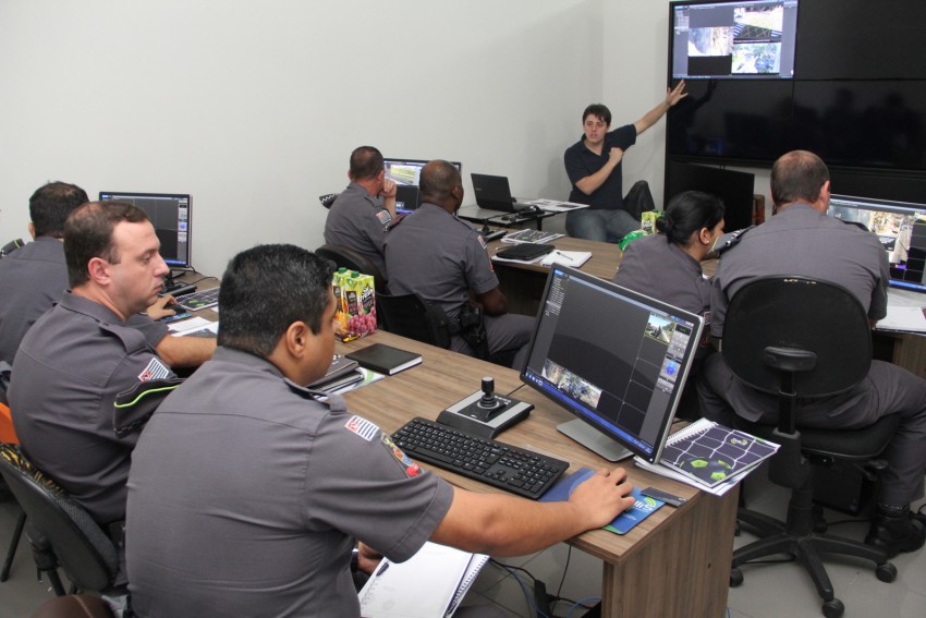 Policiais participam de curso de capacitação em Marília