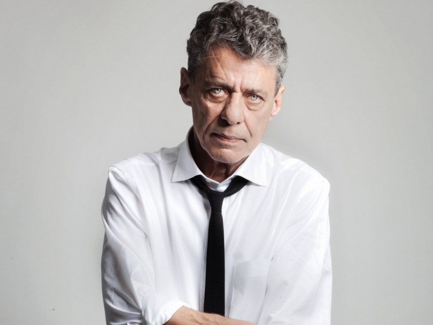 Querem acabar com o PT por medo de Lula, diz Chico Buarque