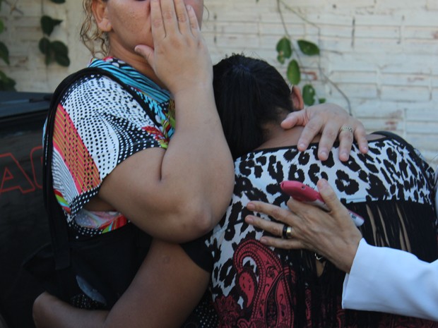 Garota é obrigada a amarrar amigas durante estupro