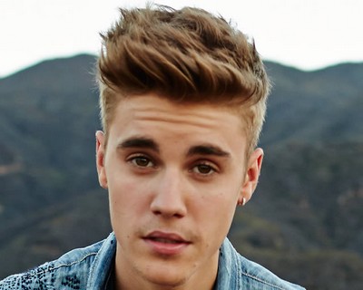 Justin Bieber publica foto pelado