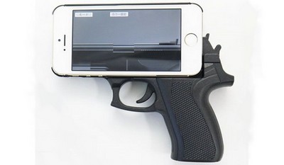 Capas para iPhone que imitam arma são alvos de críticas