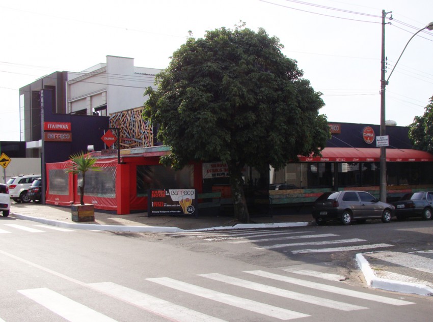 Saúde fecha bar em Marília por venda de álcool para menores