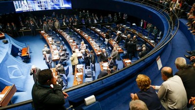 Reforma política: Senado acaba com “Voto Tiririca”