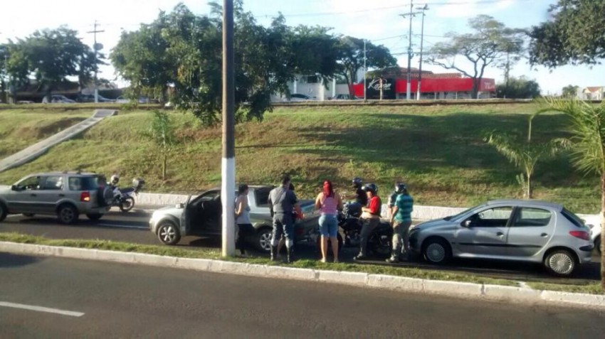 Acidentes mobilizam unidades de resgate dos bombeiros