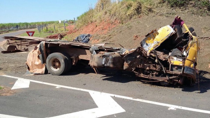 Quatro pessoas morrem após acidentes em Marília e região