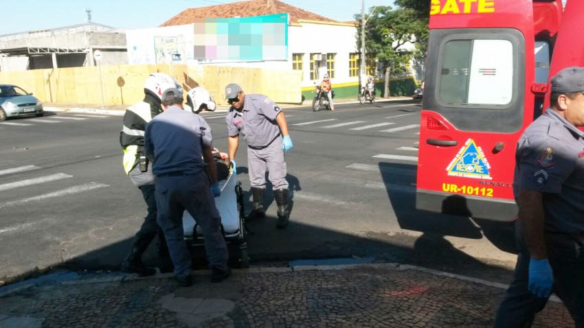 Acidente deixa mulher ferida na Avenida Santo Antônio