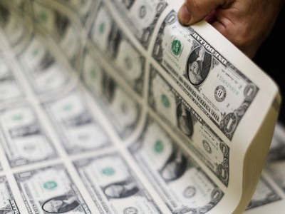 Dólar fecha acima de R$ 3,60 pela 1ª vez em 12 anos