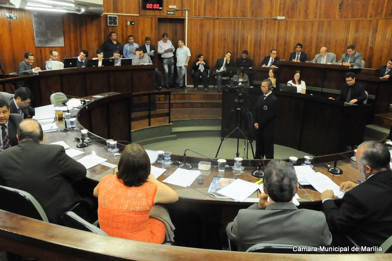 Projeto propõe salário mínimo para vereadores de Marília