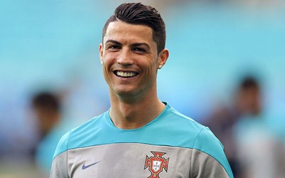 Cristiano Ronaldo dá presente ‘ostentação’ para empresário