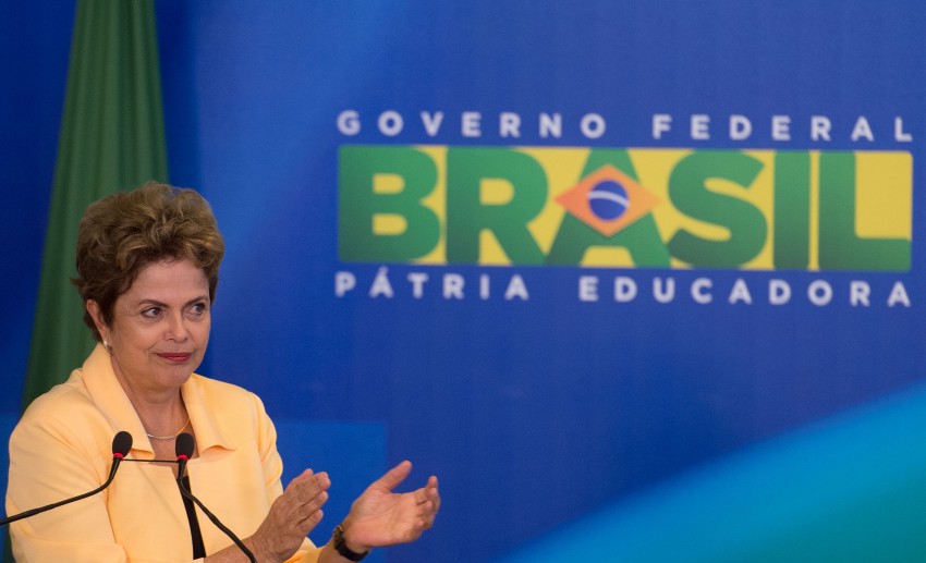 Em entrevista, Dilma diz que pode criar novos impostos