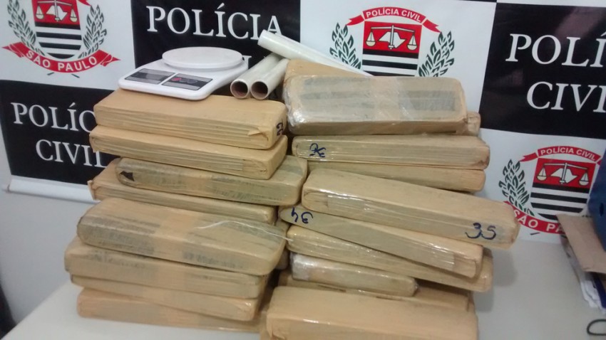 Polícia Civil prende três pessoas com cerca de 60 kg de maconha