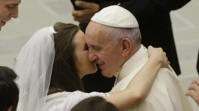 Reforma de papa Francisco permitirá anular casamento